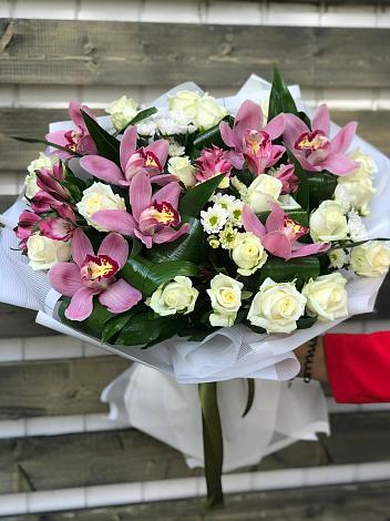 Букет цветов из: Розы и Хризантемы в Спасском Приморского края