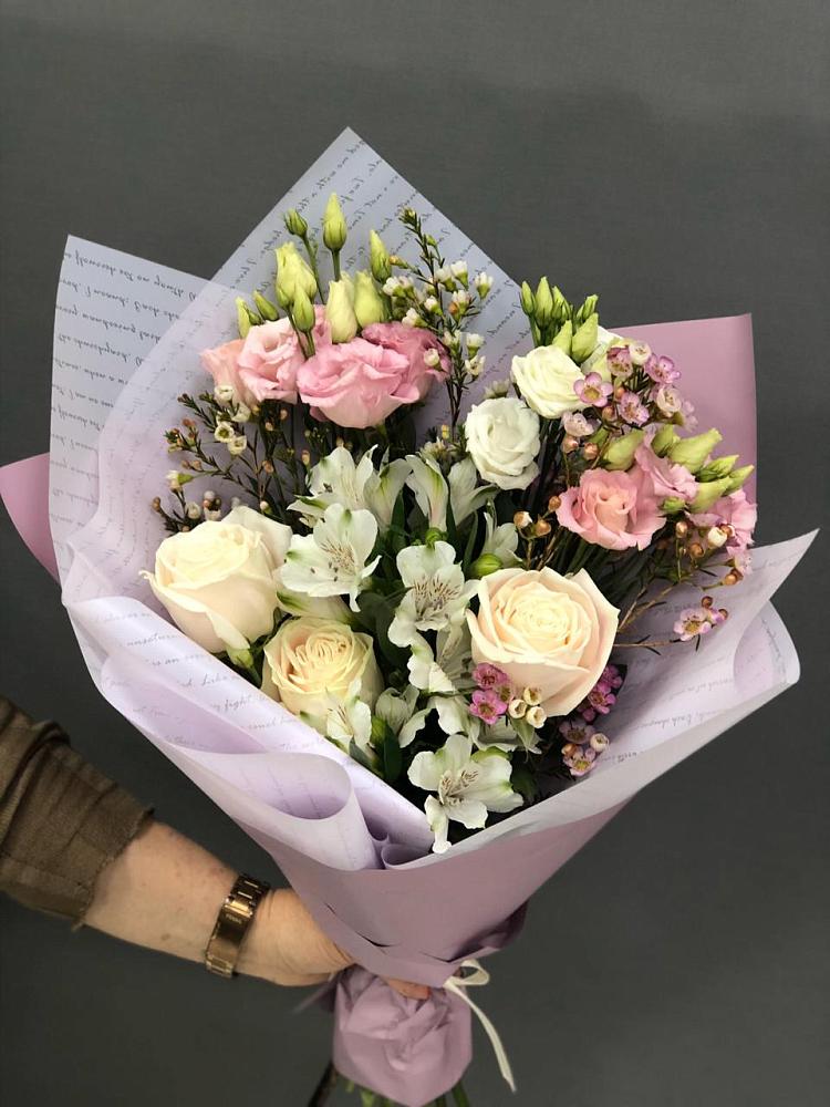 Букет цветов из: Альстромерии, Розы и Лизиантусы в Спасском Приморского края