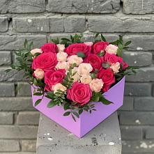 Цветочная композиция из Розы в коробке в Спасском Приморского края