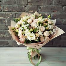 Букет цветов из:  Альстромерии, Розы и Хризантемы в Спасском Приморского края