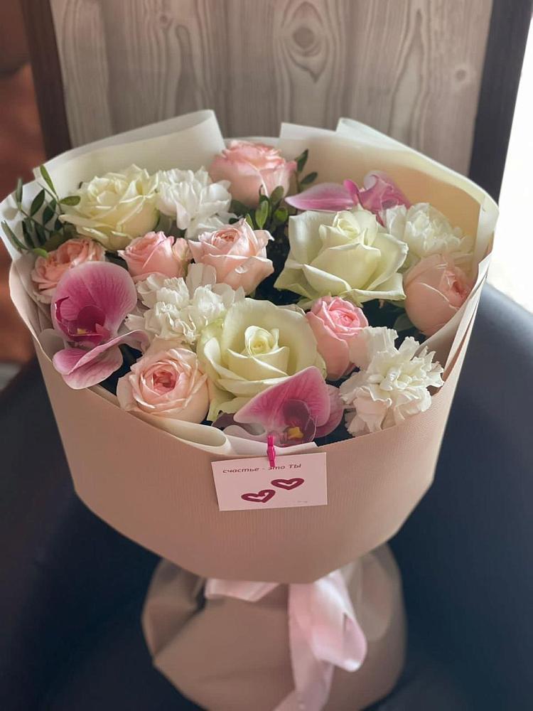 Букет цветов из: Орхидеи, Розы и Гвоздики в Спасском Приморского края