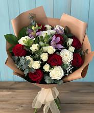 Букет цветов из:  Розы и Альстромерии в Спасском Приморского края