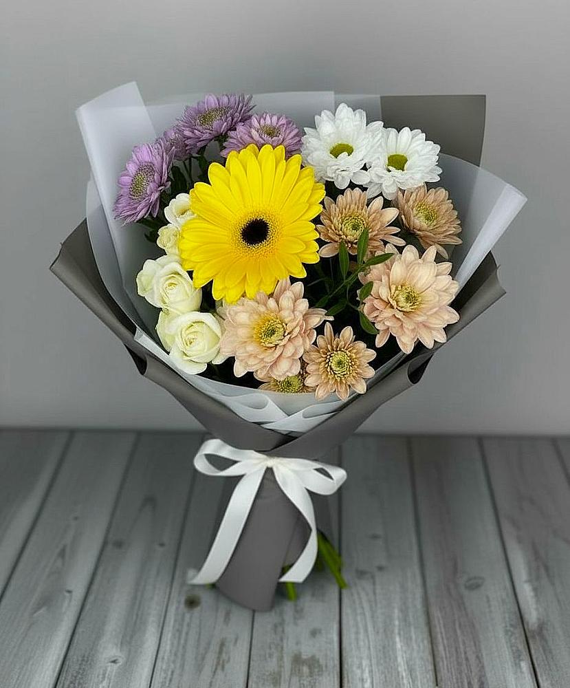 Букет цветов из: Розы, Герберы и Хризантемы в Спасском Приморского края