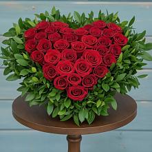 Цветочная композиция из Розы в виде сердца в Спасском Приморского края