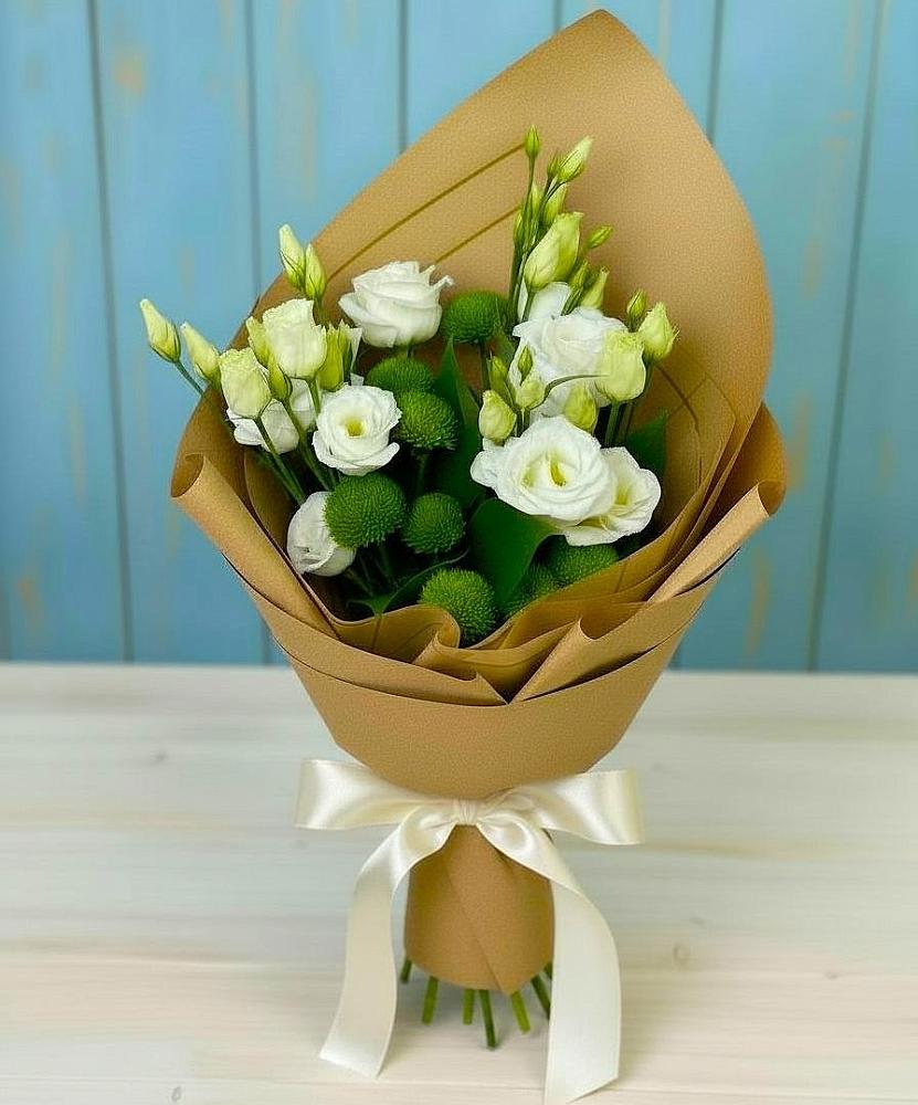 Букет цветов из: Хризантемы и Лизиантусы в Спасском Приморского края