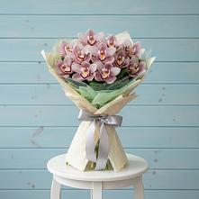 Букет цветов из:  Орхидеи и Розы #REPLACE_PRED# Спасском Приморского края