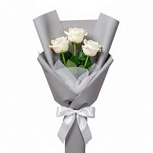 Букет 3 белые розы в Спасском Приморского края