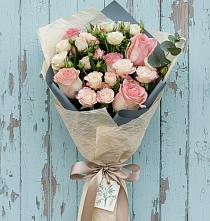 Букет цветов из:  Розы #REPLACE_PRED# Спасском Приморского края