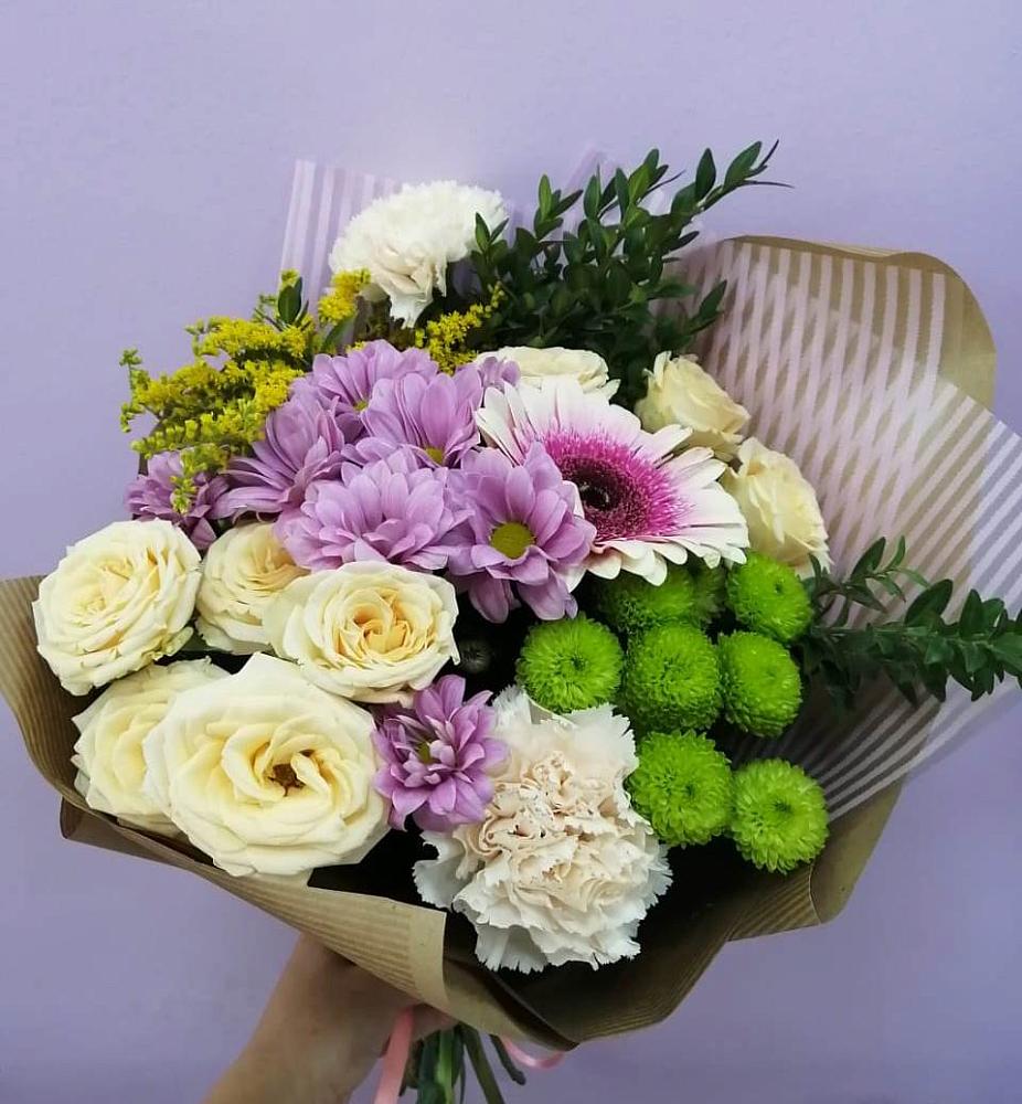 Букет цветов из: Хризантемы, Розы, Гвоздики и Герберы в Спасском Приморского края