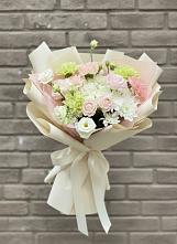Букет цветов из:  Гвоздики, Розы, Лизиантусы и Хризантемы #REPLACE_PRED# Спасском Приморского края