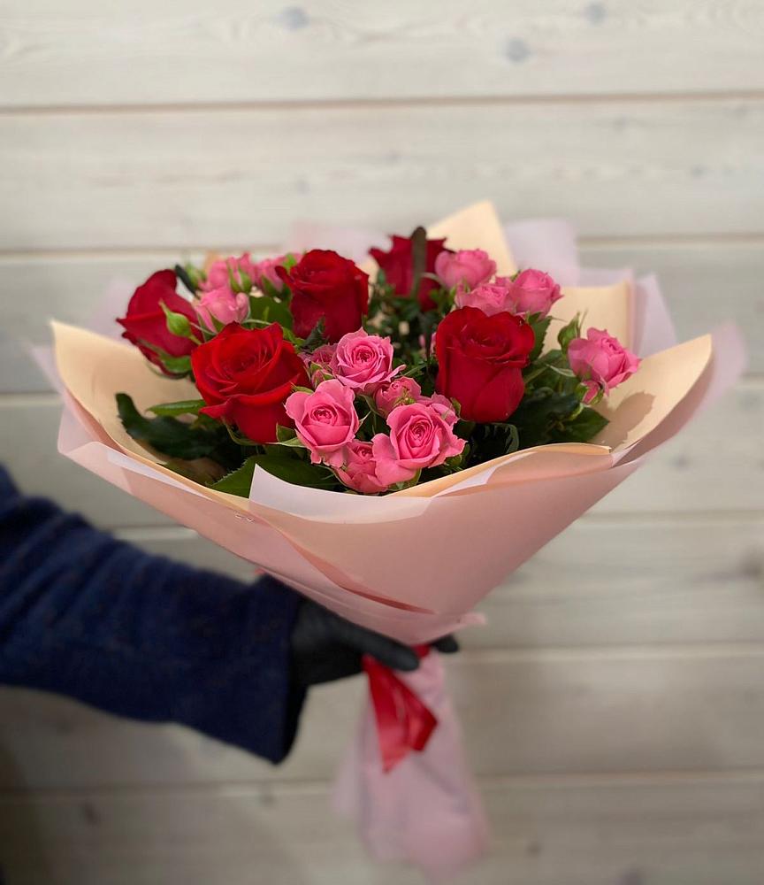 Букет цветов из: Розы в Спасском Приморского края