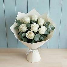 Букет Белые розы в Эвкалипте в Спасском Приморского края